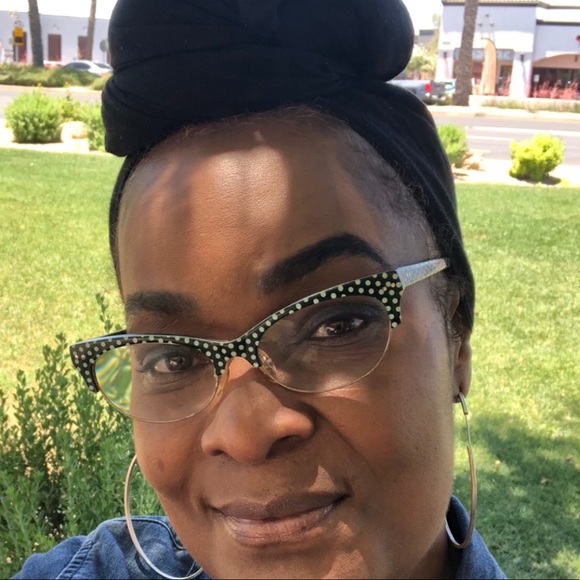 Meet your Posher, Janice - Picture 2 of 3